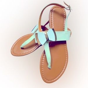 Mint Green Sandals With Gold Accent Bow Women Size 8